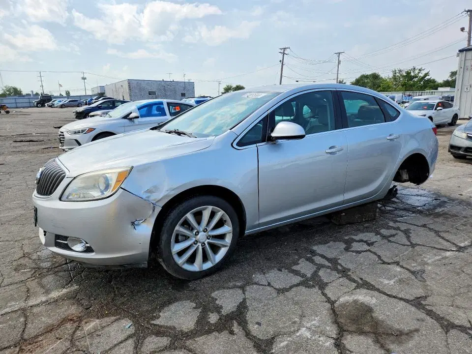 1G4PR5SK6F4174037 — 2015 Buick Verano, Задняя часть, фото до ремонта