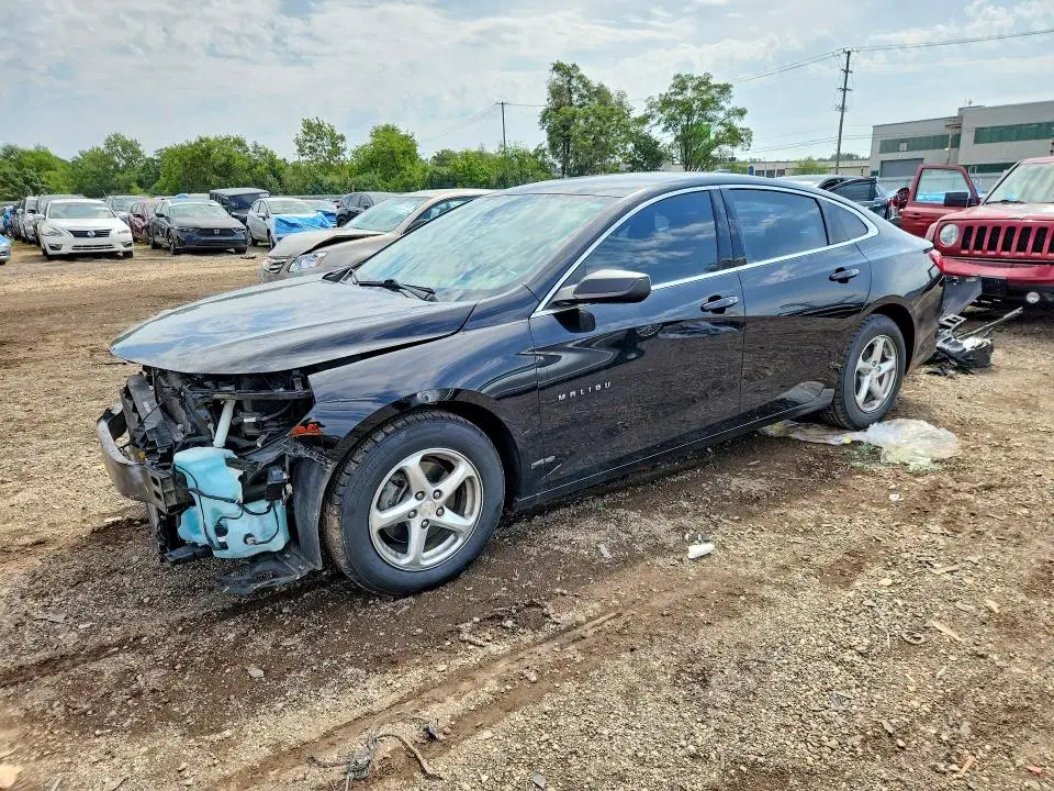 1G1ZB5ST5JF285095 — 2018 Chevrolet Malibu, Передняя часть, фото до ремонта