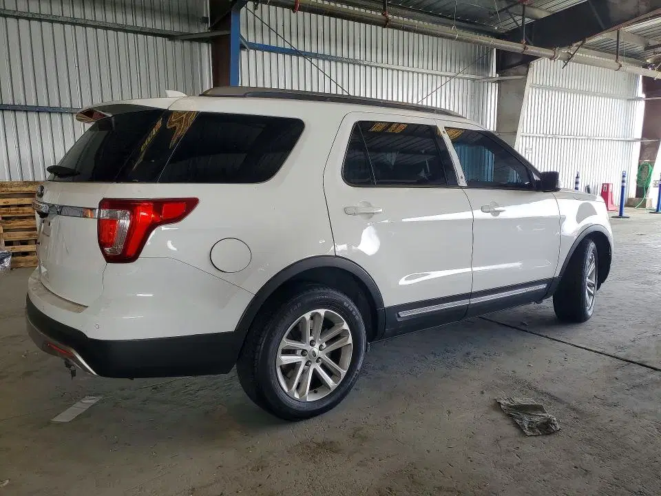 2017 Ford Explorer VIN 1FM5K7D81HGA61221 фото 3