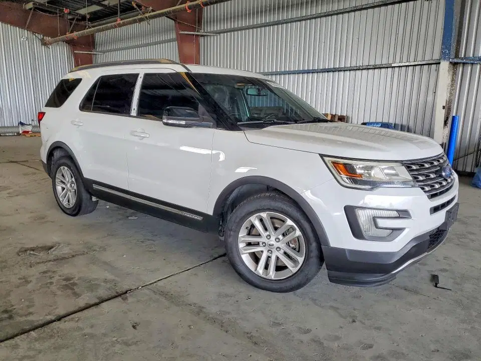 2017 Ford Explorer VIN 1FM5K7D81HGA61221 фото 4