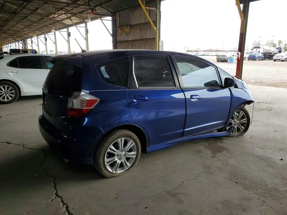 2010 HONDA FIT VIN JHMGE8H42AS028232 фото 3