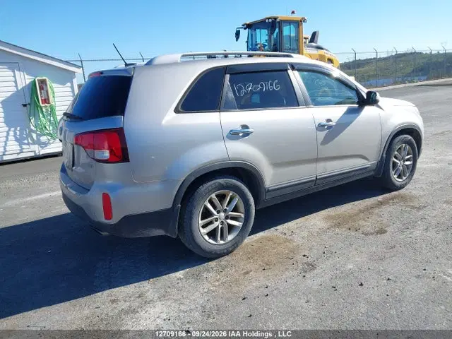 2014 KIA SORENTO LX VIN 5XYKT3A65EG485435 фото 4