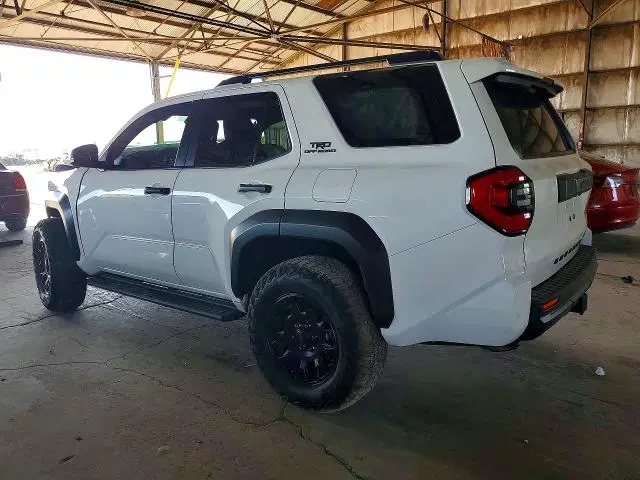 JTEVB5BR8S5020975 — 2025 Toyota 4RUNNER, FRONT END, фото до ремонта