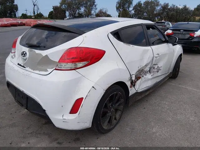 2016 Hyundai Veloster VIN KMHTC6ADXGU262633 фото 4