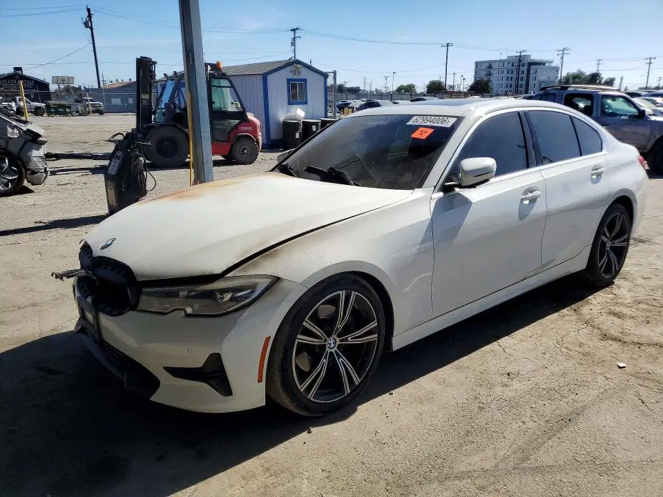 3MW5R1J08L8B33225 — 2020 BMW 330I, Vandalism, фото до ремонта