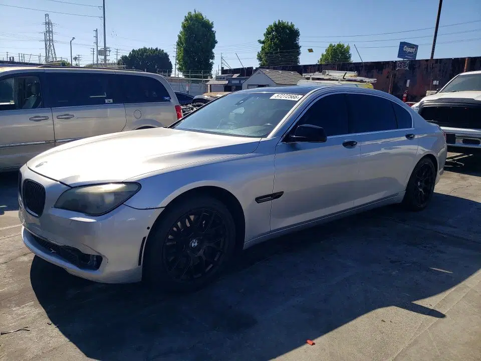 2011 BMW 750 VIN WBAKB8C57BCY66690 фото 3