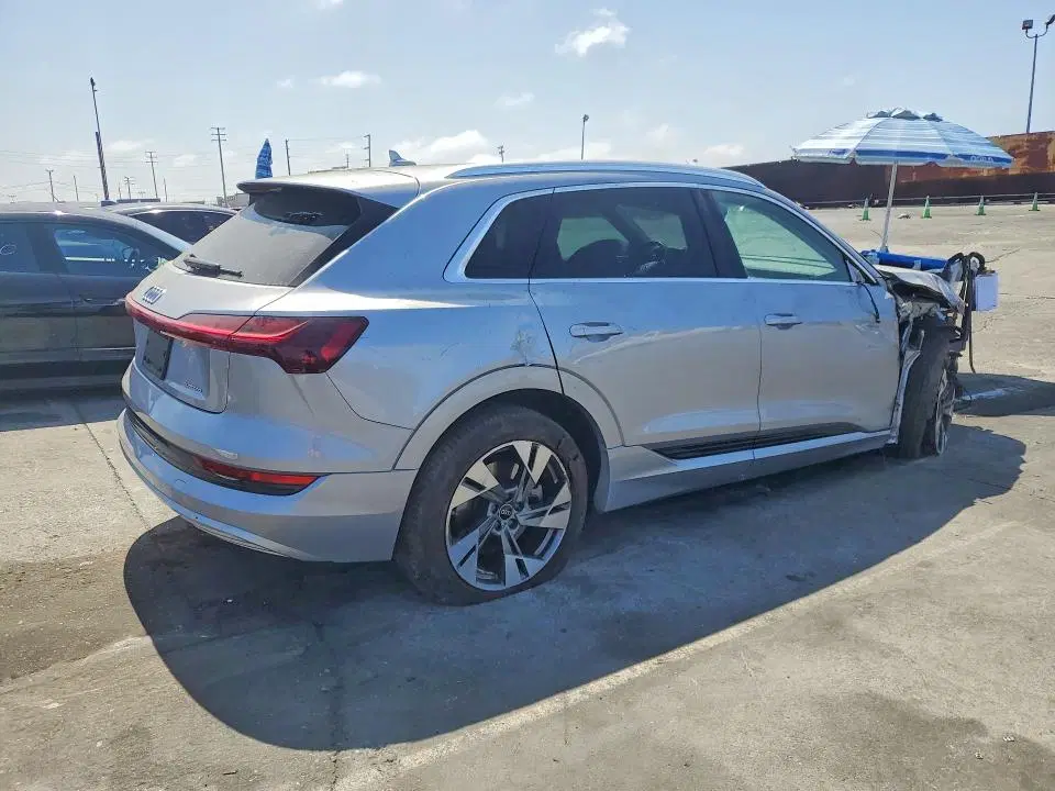 2022 AUDI E-TRON VIN WA1AAAGEXNB031240 фото 3