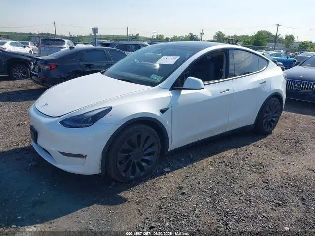 2022 Tesla Model Y Performance Dual Motor All-wheel Drive VIN 7SAYGDEF4NF309033 фото 2