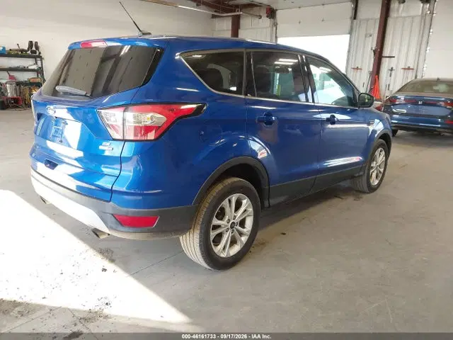 2017 Ford ESCAPE SE VIN 1FMCU9GD7HUE50405 фото 4