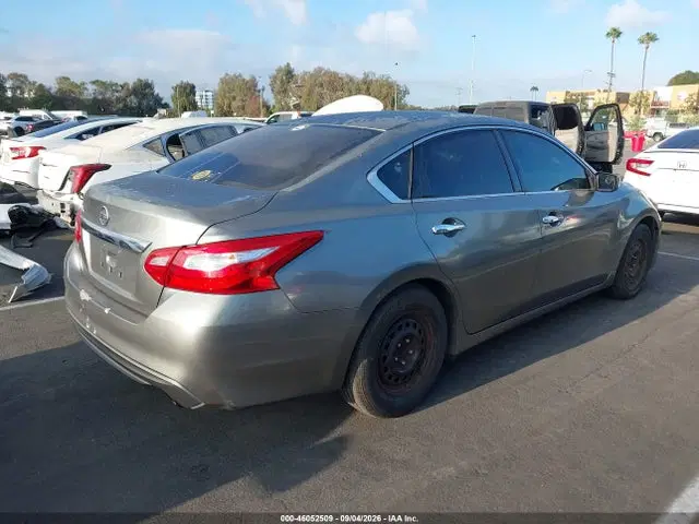 2016 Nissan Altima 2.5/2.5 S/2.5 Sl/2.5 Sr/2.5 Sv VIN 1N4AL3AP1GC232310 фото 4