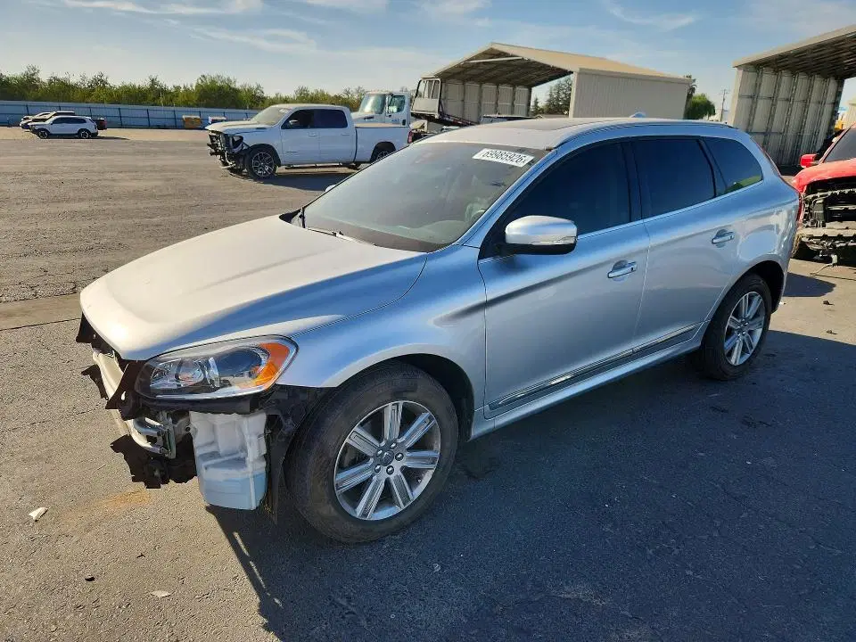 YV440MRU0H2101602 — 2017 Volvo XC60, Передняя часть, фото до ремонта