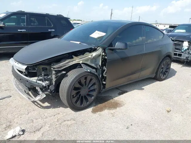 2022 Tesla Model Y Performance Dual Motor All-wheel Drive VIN 7SAYGDEF5NF345278 фото 2