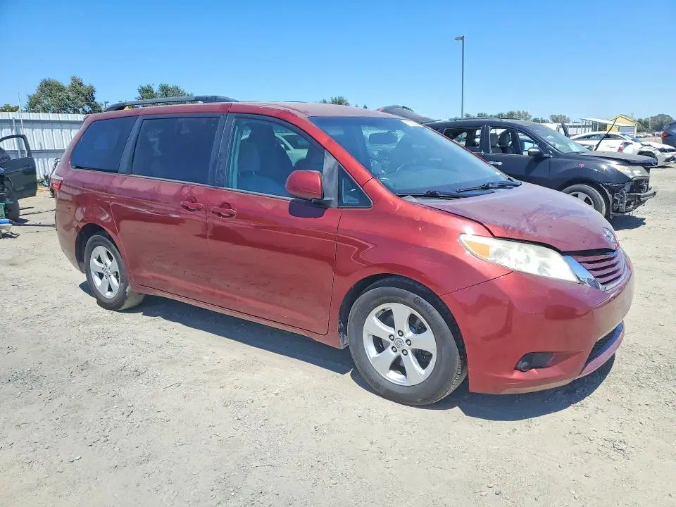 2015 Toyota Sienna VIN 5TDKK3DC9FS589242 фото 4
