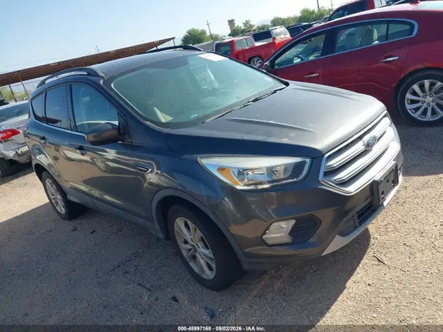 1FMCU0GD5JUB15418 — 2018 Ford Escape SE, Normal Wear & Tear, фото до ремонта