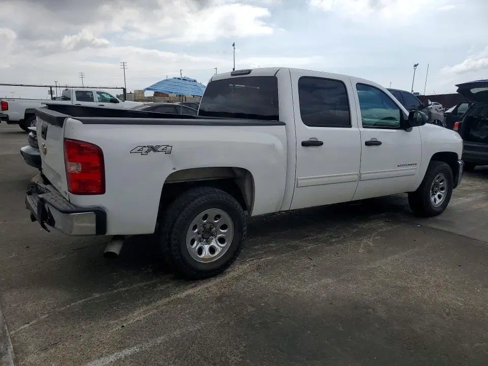 2013 CHEVROLET SILVERADO VIN 3GCPKSE74DG127135 фото 3