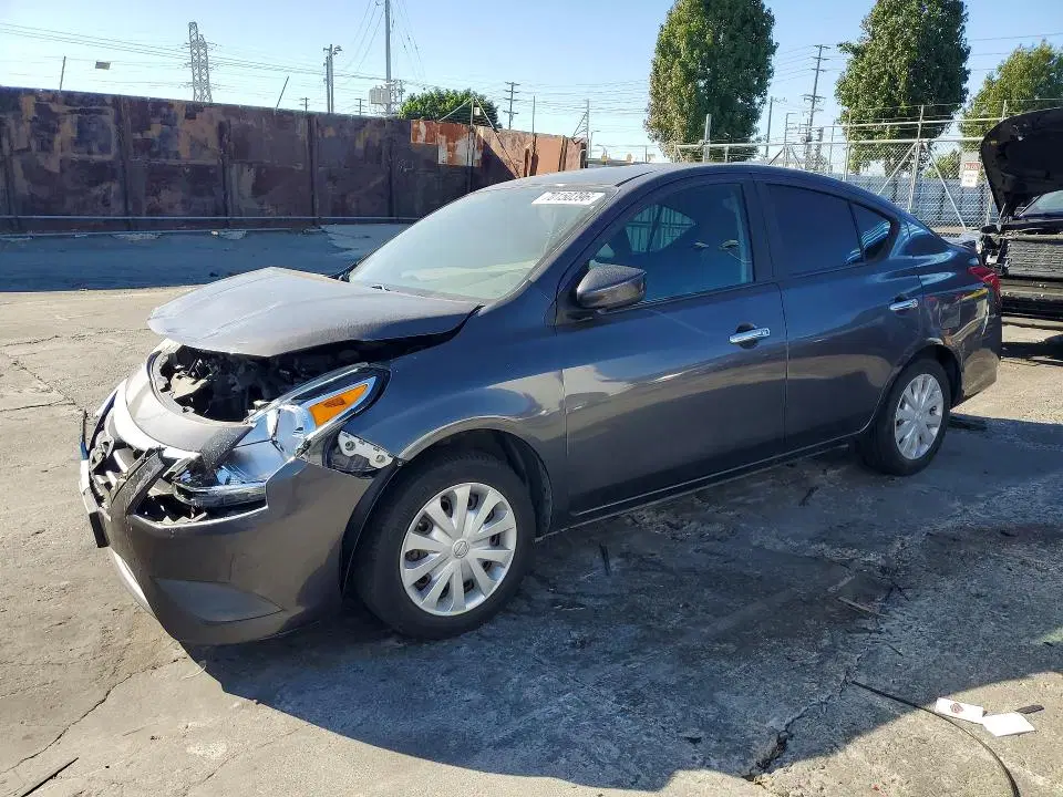 3N1CN7AP0FL937710 — 2015 Nissan Versa, Передняя часть, фото до ремонта