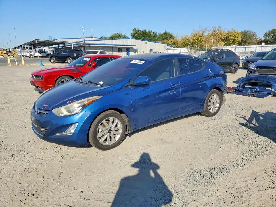 KMHDH4AE5GU532953 — 2016 Hyundai Elantra, Rear End, фото до ремонта