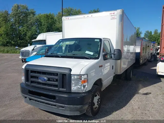 2024 Ford E-450 Cutaway VIN 1FDXE4FNXRDD15089 фото 2