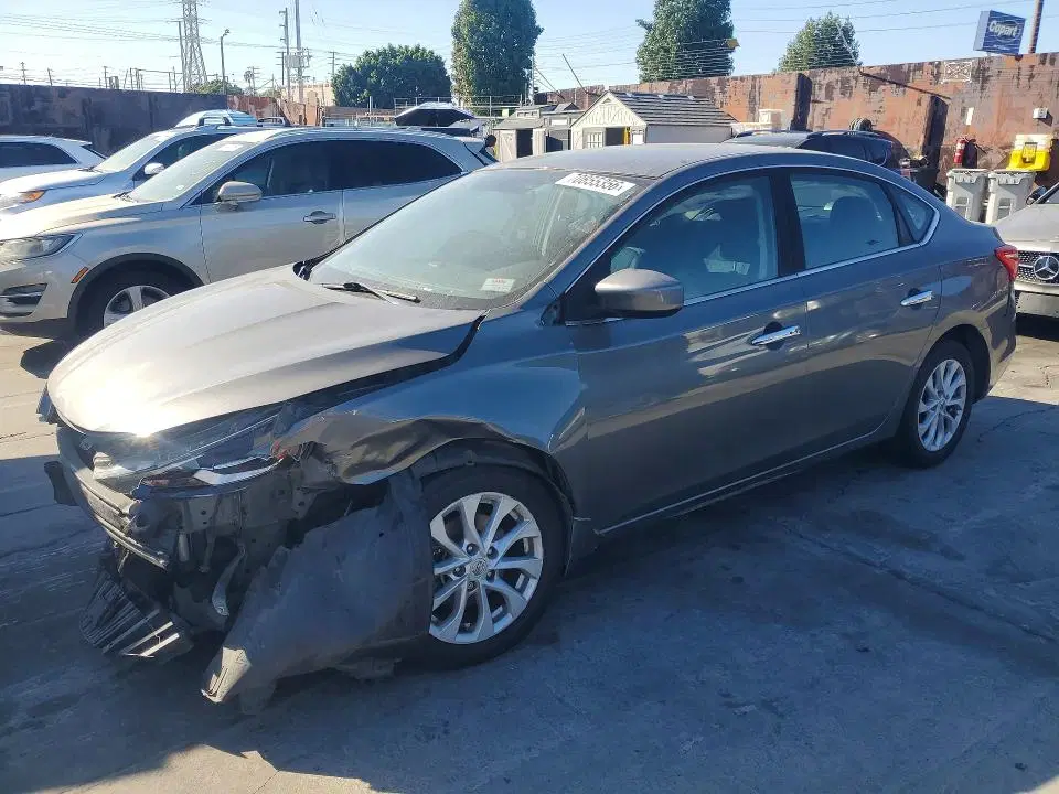 3N1AB7AP8KY252609 — 2019 Nissan Sentra, Передняя часть, фото до ремонта