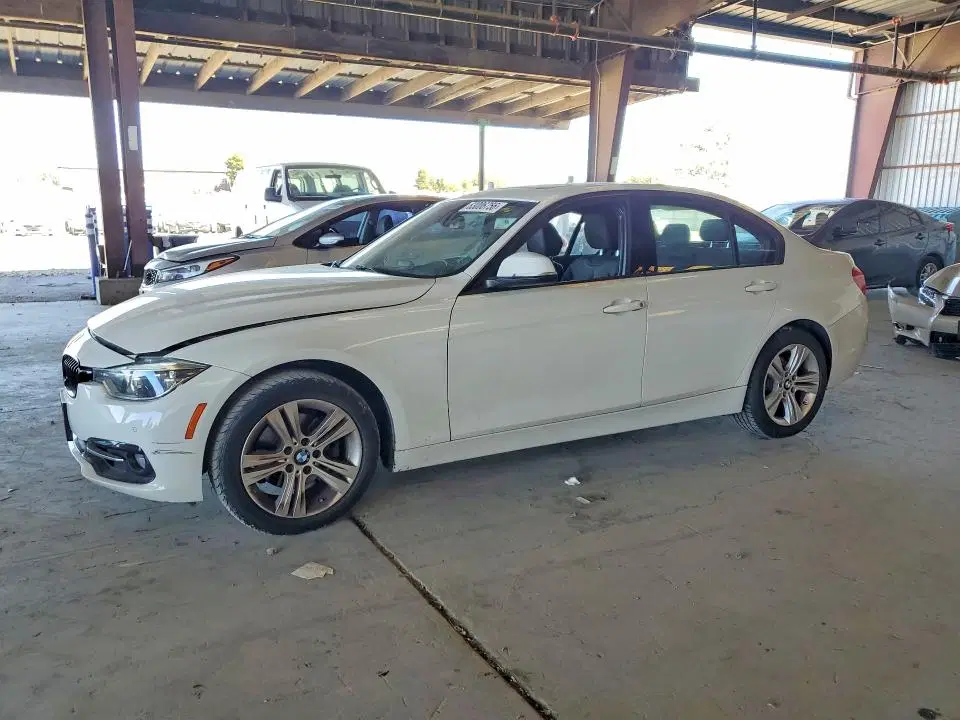 WBA8E9G51GNT84469 — 2016 BMW 328, Задняя часть (Rear End), фото до ремонта