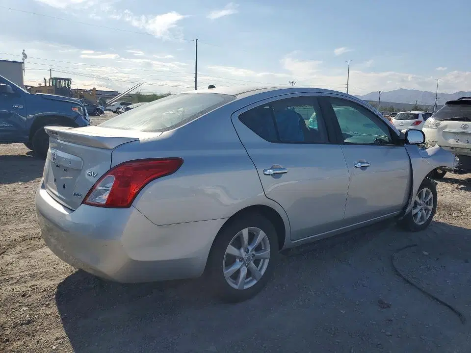 2014 Nissan Versa VIN 3N1CN7AP3EL853928 фото 3