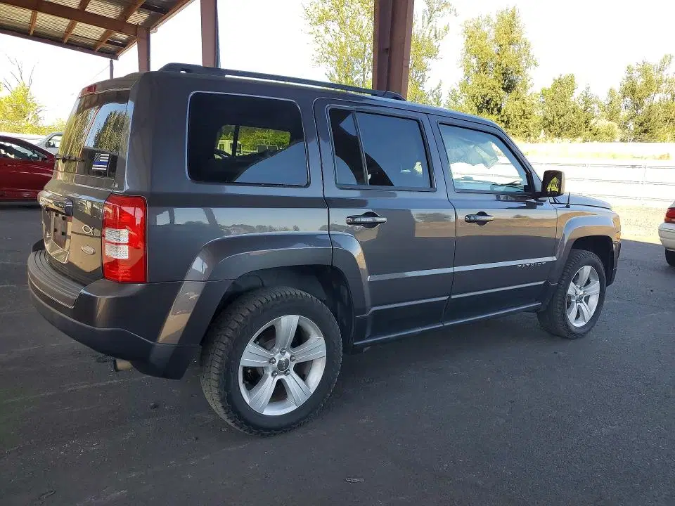2016 Jeep Patriot VIN 1C4NJRFB5GD596919 фото 3