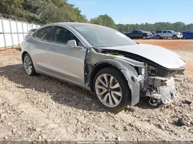 5YJ3E1EBXJF121409 — 2018 Tesla Model 3 Long Range/Performance, Передняя часть (Front End), фото до ремонта