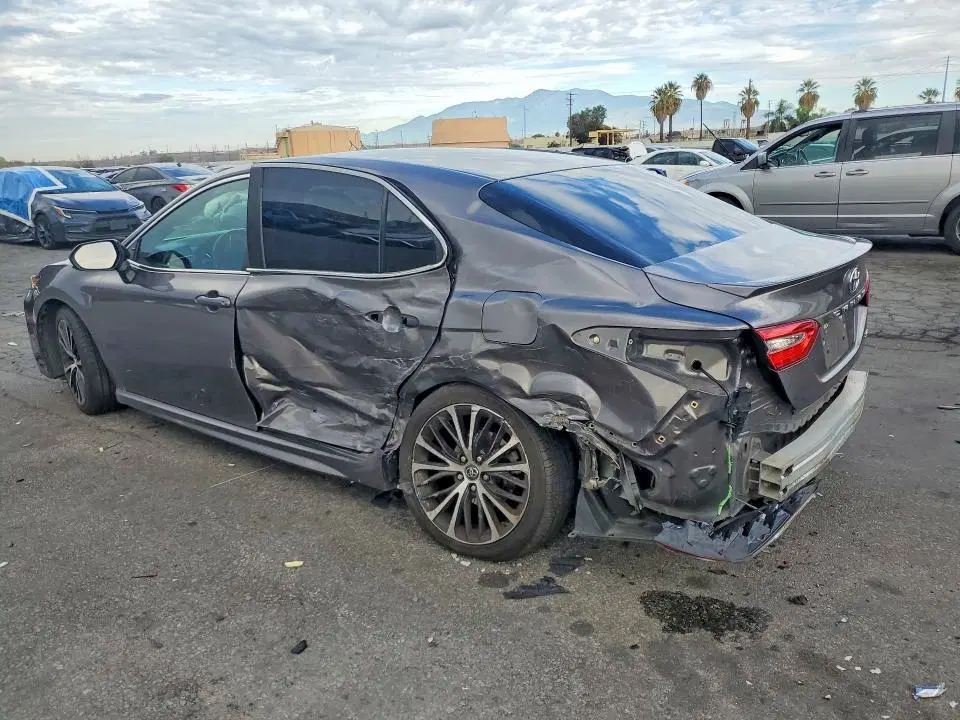 2018 Toyota Camry VIN 4T1B11HK8JU647057 фото 2