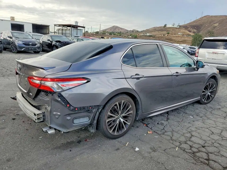 2018 Toyota Camry VIN 4T1B11HK8JU647057 фото 3