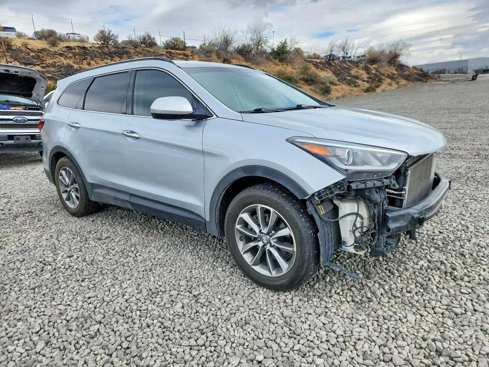 2017 Hyundai Santa Fe VIN KM8SMDHF9HU222100 фото 4