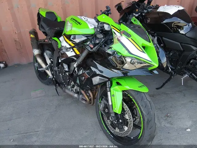 JKBZXJJ10SA018856 — 2025 Kawasaki ZX636 K, Передняя часть (Front & Rear), фото до ремонта