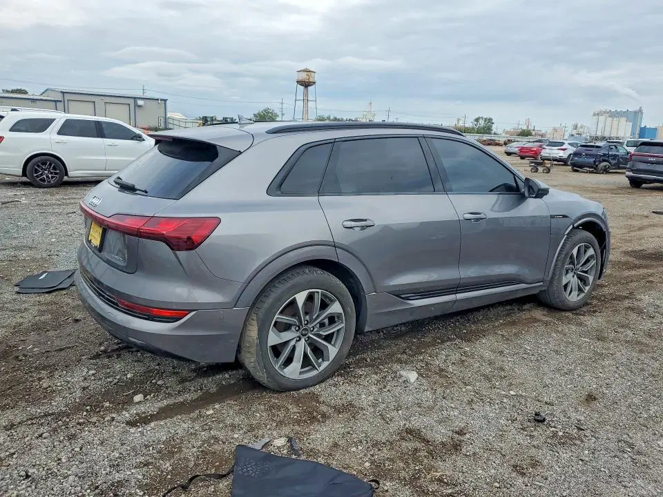 2021 AUDI E-TRON VIN WA1LABGE3MB018780 фото 3