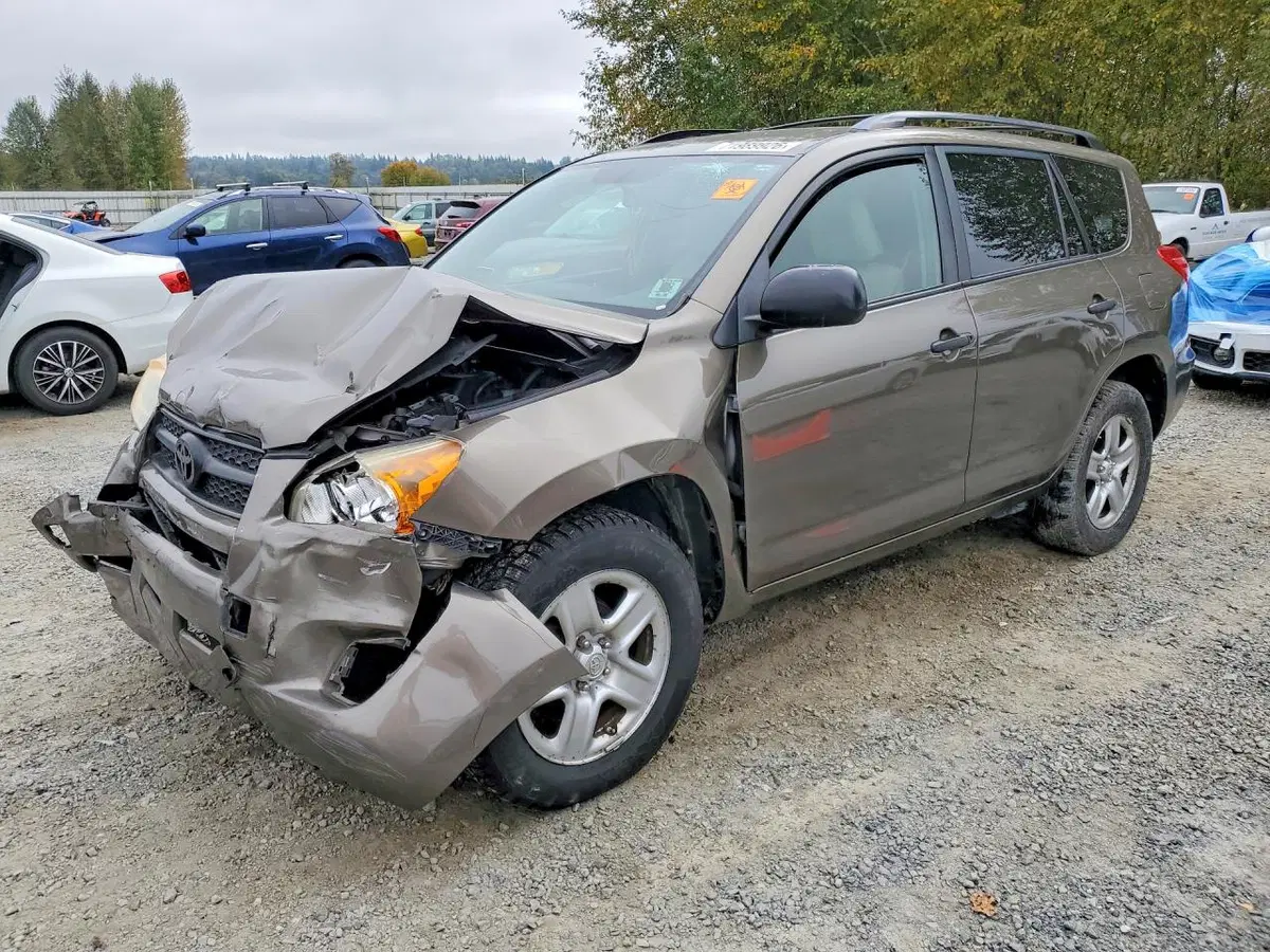 JTMBF4DV1AD038108 — 2010 Toyota RAV 4, передняя часть, фото до ремонта