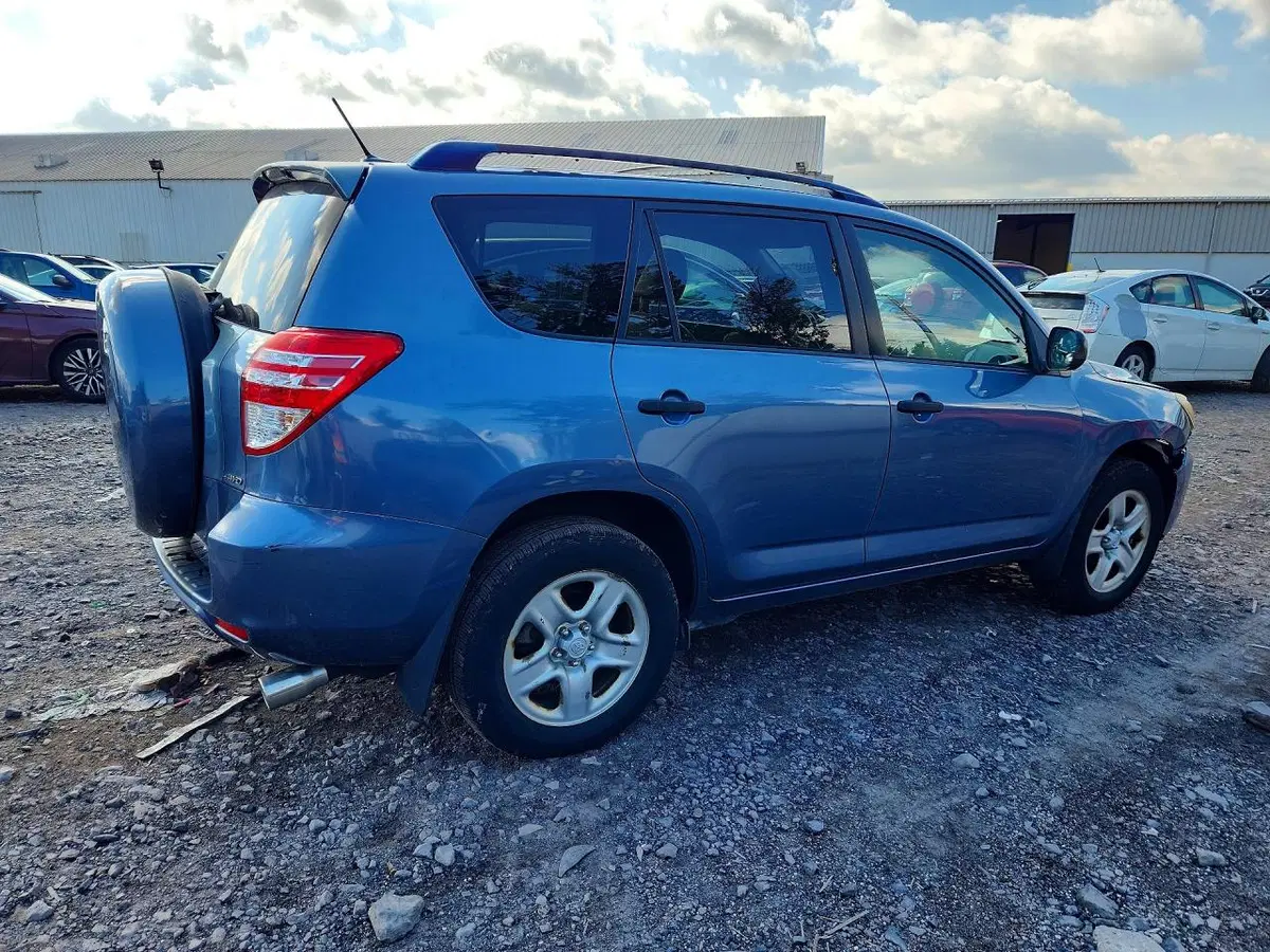 2011 Toyota Rav4 Base VIN JTMBF4DV0BD040949 фото 3