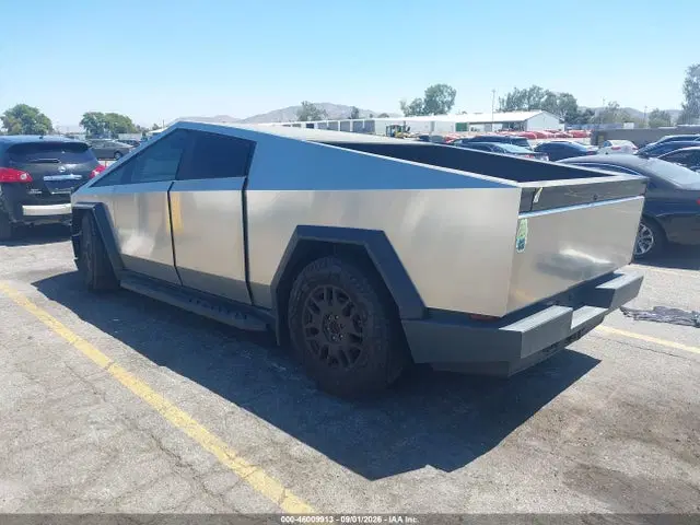 2024 Tesla Cybertruck All-wheel Drive VIN 7G2CEHEDXRA018121 фото 3