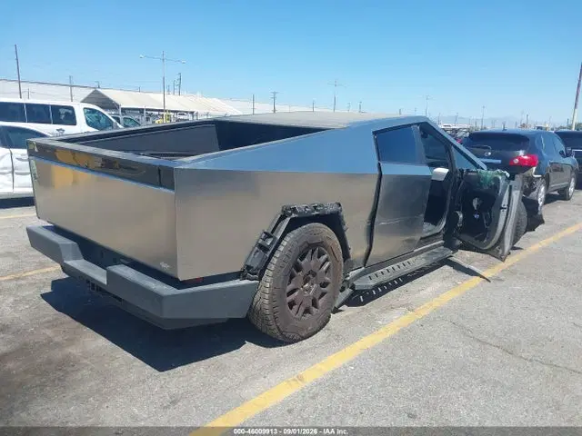 2024 Tesla Cybertruck All-wheel Drive VIN 7G2CEHEDXRA018121 фото 4