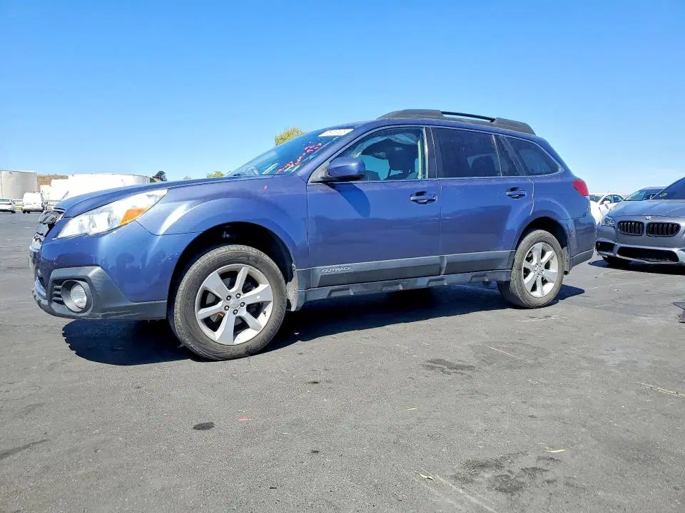 4S4BRBCC7E3216185 — 2014 Subaru Outback, Передняя часть, фото до ремонта