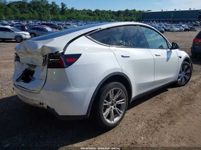 2024 Tesla Model Y Long Range Dual Motor All-wheel Drive VIN 7SAYGDEE9RA225834 фото 4