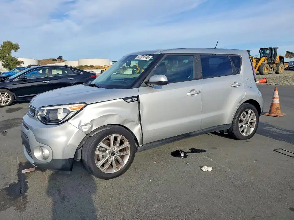 KNDJP3A52H7497809 — 2017 Kia Soul, Передняя часть (Front End), фото до ремонта