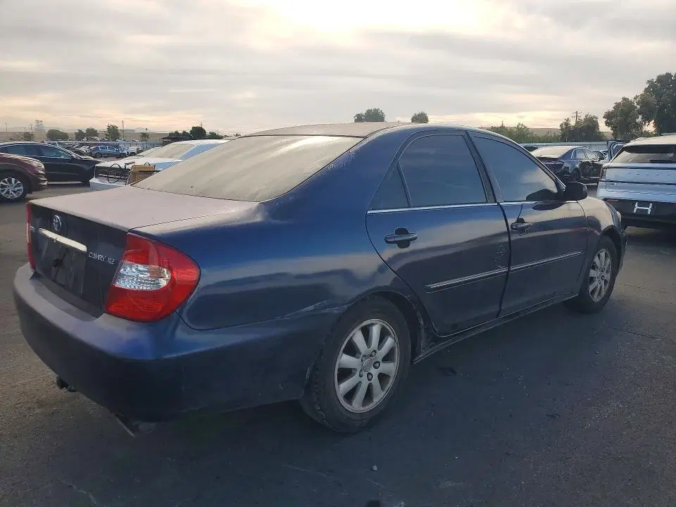 2002 TOYOTA CAMRY VIN 4T1BE30KX2U625722 фото 3