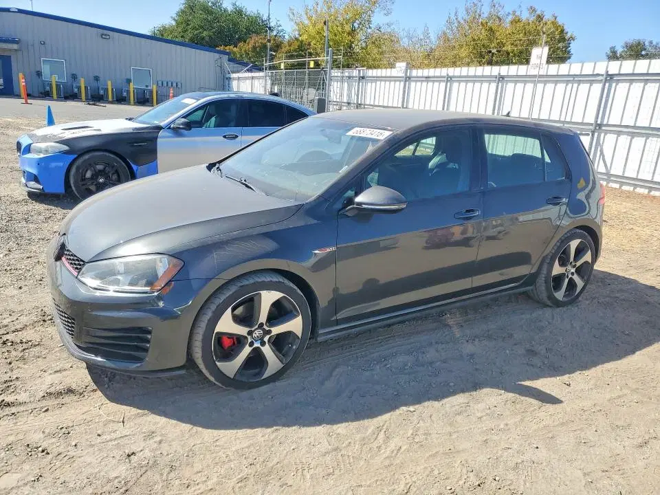 3VW4T7AUXFM102900 — 2015 Volkswagen GTI, Задняя часть (Rear End), фото до ремонта