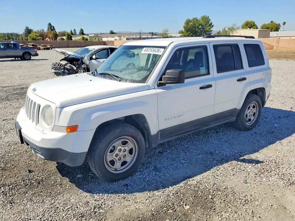 1C4NJPBB3FD250893 — 2015 Jeep Patriot, Мелкие вмятины и царапины, фото до ремонта