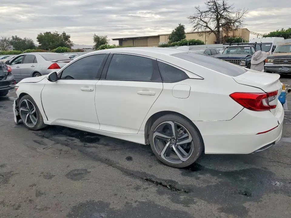 2021 Honda Accord VIN 1HGCV1F14MA124990 фото 2