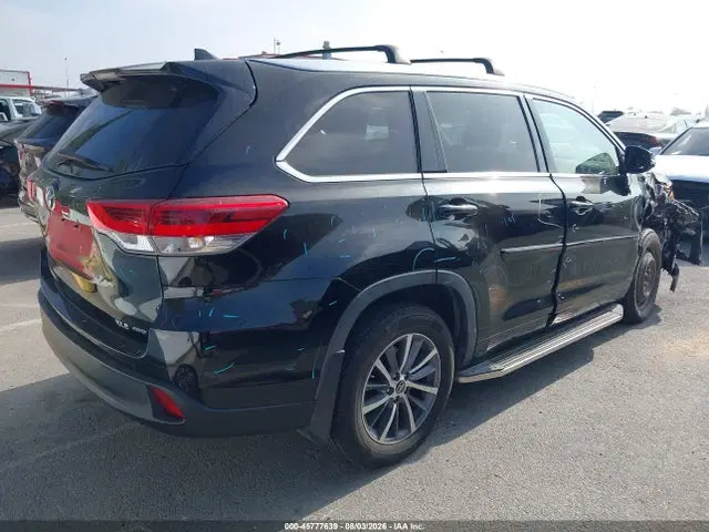 2018 Toyota Highlander Xle VIN 5TDJZRFH1JS845370 фото 4