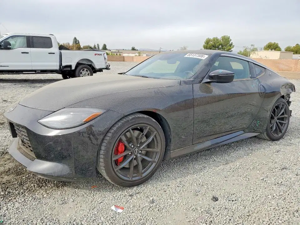 JN1BZ4BHXSM411400 — 2025 Nissan Z, Задняя часть, фото до ремонта