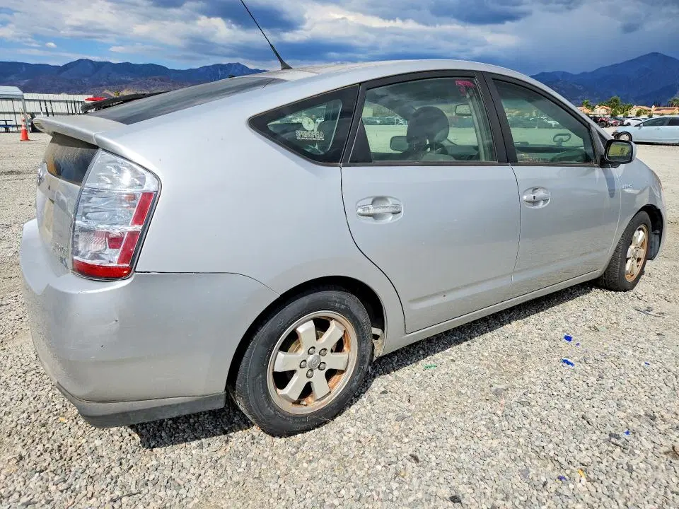 2006 TOYOTA PRIUS VIN JTDKB20U963131730 фото 3