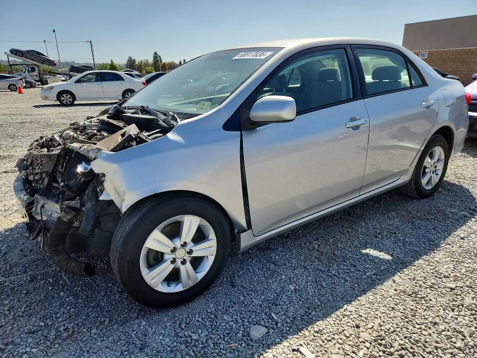 JTDBU4EE0B9146258 — 2011 Toyota Corolla, FRONT END, фото до ремонта