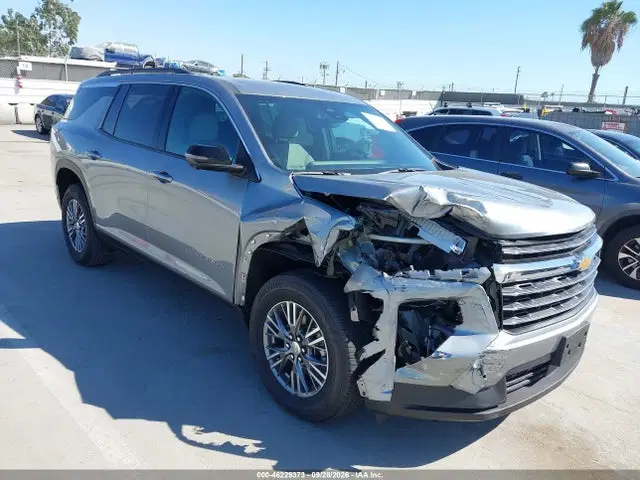 1GNERGKS9TJ317820 — 2026 Chevrolet Traverse FWD LT, Передняя часть, фото до ремонта