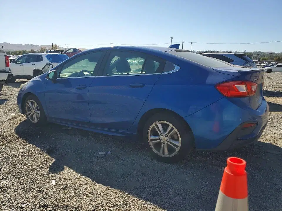 2018 CHEVROLET CRUZE VIN 1G1BE5SM3J7141105 фото 2