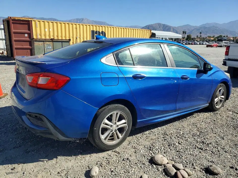 2018 CHEVROLET CRUZE VIN 1G1BE5SM3J7141105 фото 3